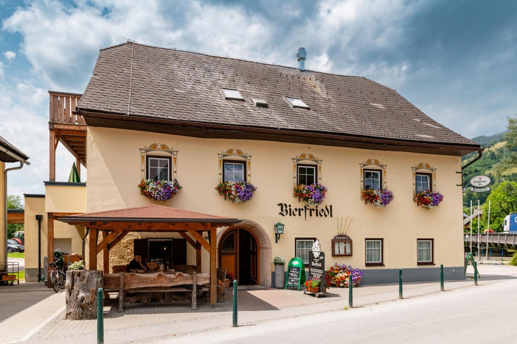 Landgasthof Bierfriedl Hotell Pruggern Exteriör bild